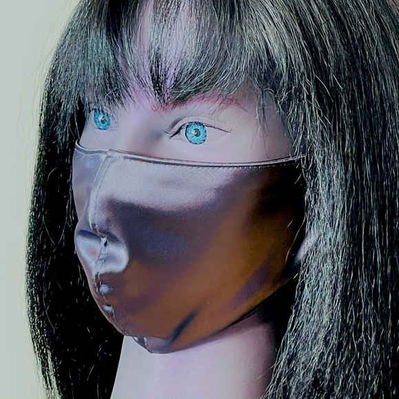 Meet your Posh Sisters, Dina and Mimi 🥰 - Picture 2 of 4